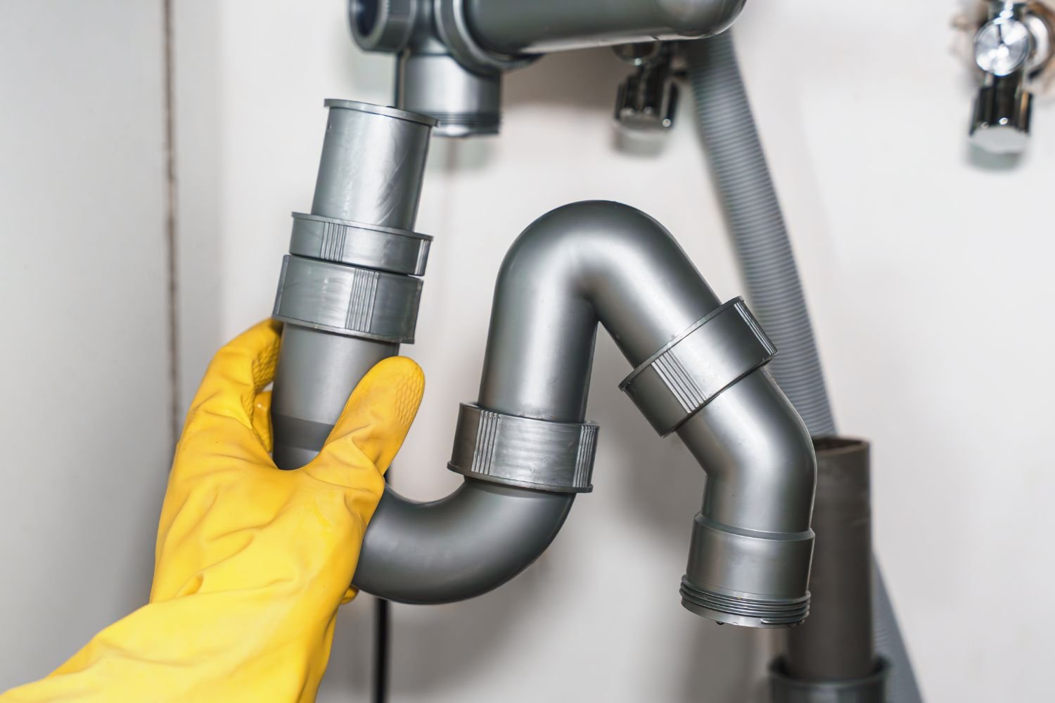 Pipe joint illustrating misalignment